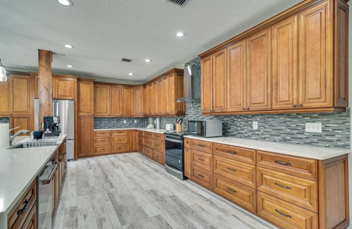 Disston Heights Casa | St Petersburg Getaway - 5 Mi to Tropicana Field!