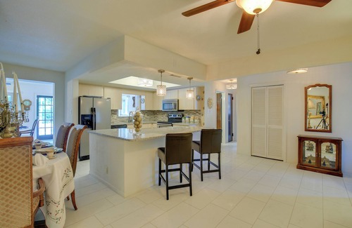 Disston Heights Casa | ¡NUEVO! S t. Petersburgo Inicio w / Tropical Yard & Pool!