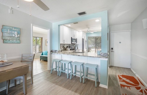 Palma del Mar Condominio | St. Petersburg Isla del Sol St. Pete Beach Updated Condo on Water 2 Bed Gorgeous