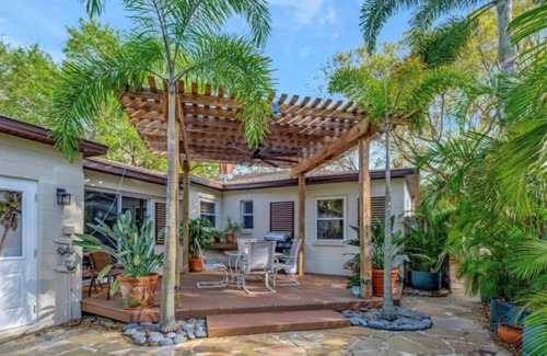 Fossil Park Casa | St. Petersburg Pool Home Oasis