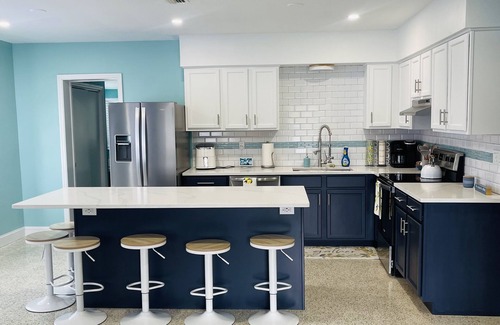 Disston Heights Casa | St Pete’s Hideaway Oasis - Minutes to the beach, downtown & Tropicana stadium!