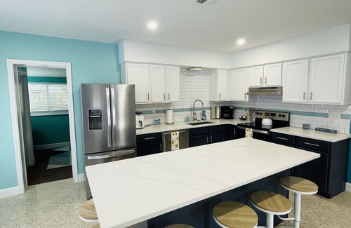 Disston Heights Casa | St Pete’s Hideaway Oasis - Minutes to the beach, downtown & Tropicana stadium!