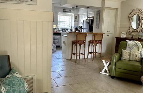 Saint Simons Island Casa | St. Simons Island South End - Cozy & Quiet - 1 mile to beach, pier, village…