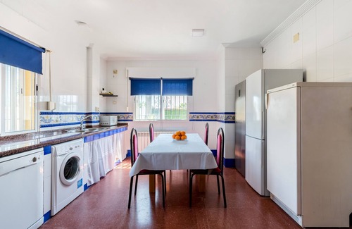 Valencina de la Concepcion Villa | Star´s House Sevilla. 10 minutos de Sevilla. Piscina privada