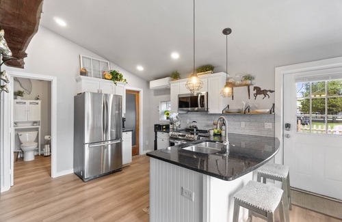 Virginia Beach Otro | Stable Retreat, Summer Dates! Dog friendly. Spacious Apt on horse farm near beaches!