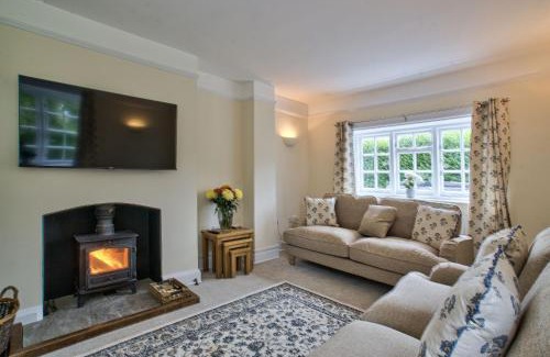 Alderbury Casa | Stables Cottage by Group Retreats