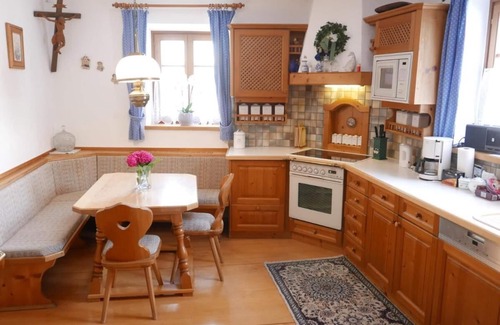 Hallein Casa | Stadthaus Franz Josef - Franz apartment for 4 to 6 people in Hallein near Salzburg