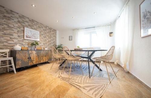 Kisslegg Casa | -Stadthaus Ida- Mit großer Dachterasse, am Schloßpark, Luftkurort Kißlegg, Boxspringbetten, Kaffeevollautomat, SmartTV, familienfreundlich, großzügig, zentral