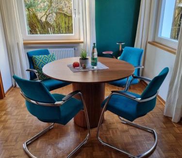 Burgeresch Apartamento | Stadtnahe Wohnung mit Garten und Parkplatz