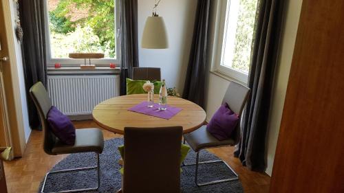 Burgeresch Apartamento | Stadtnahe Wohnung mit kl.Balkon und Parkplatz