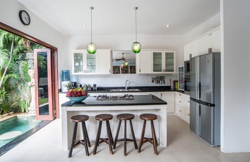 Dyanapura Villa | Villa de lujo Annecy paraíso privado en Seminyak. Tiendas, restaurantes, playa
