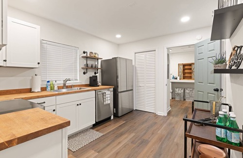 Country Club Estates Casa | Stafford Oaks | 3 Bed, 1 Bath