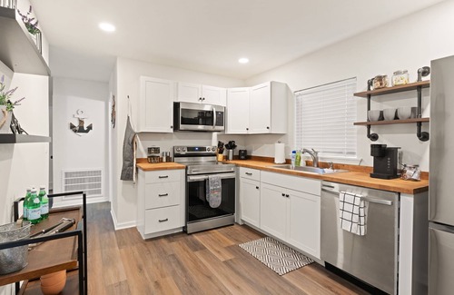 Country Club Estates Casa | Stafford Oaks | 3 Bed, 1 Bath