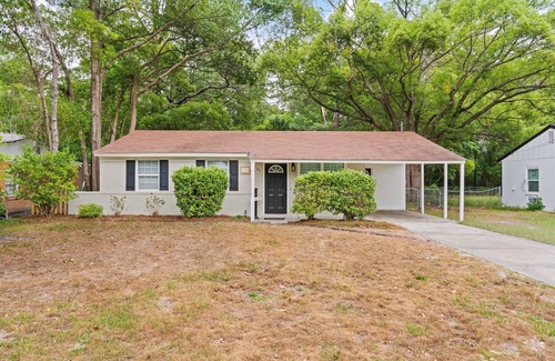 Country Club Estates Casa | Stafford Oaks | 3 Bed, 1 Bath