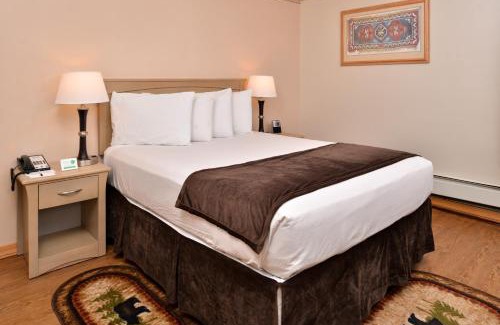 West Yellowstone Hotel | Stage Coach Inn