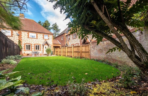 Burnham Deepdale Casa | Staithe View by Big Skies Cottages