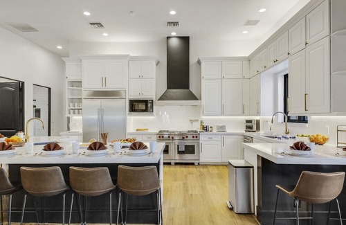 Indio Casa | Stallion Estate Lazy River, Bowling & Theater