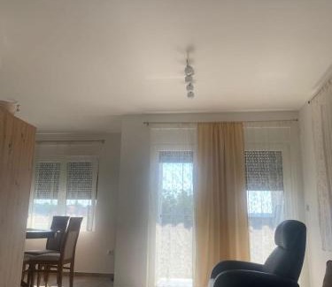 Mladenovac Apartamento | Stan na dan Djole