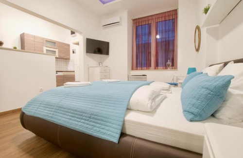 Erzsebetvaros Apartamento | Standard Apartment by Hi5 -Baross Square