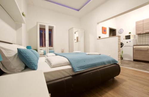 Erzsebetvaros Apartamento | Standard Apartment by Hi5 -Baross Square