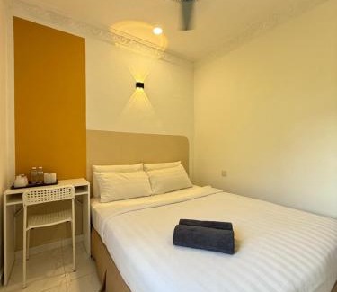 Kampung Bukit Tok Bat Casa | STANDARD ROOM-for 2Pax at Anggerik Impian Hotel