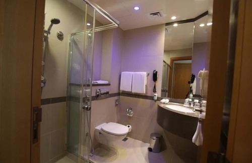 Garhoud Apartamento | Standard Room Near Dxb Airport with Free Breakfast