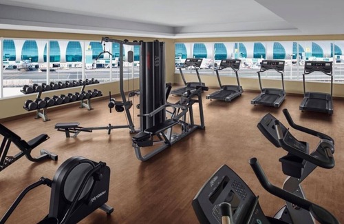 Garhoud Apartamento | Standard Room Near Dxb Airport with Free Breakfast