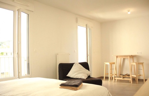 9th Arrondissement Apartamento | Standing City Cozy Apartment Balcony completely Fully equipped