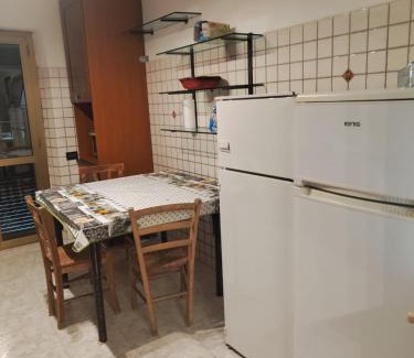 Marco Simone Casa | Stanza con Bagno Privato in appartamento condiviso