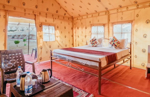 Sam Otro | Star desert camp