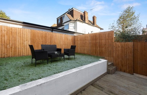 West Hendon Apartamento | Modern 3BR 2BA w garden parking 5 min walk 2 tube
