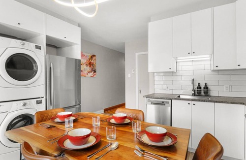 Rosemont-La Petite-Patrie Apartamento | Star Pop Art | Chic & vibrant 1 BR FREE PARKING