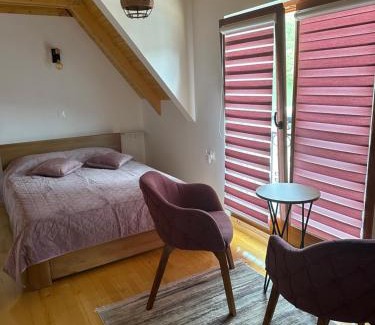 Rogatica Casa | Stara pruga Jaz 2