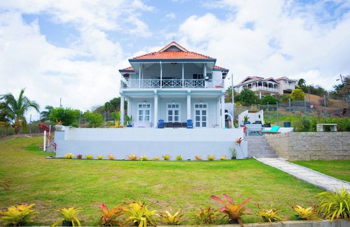Bacolet Casa | Stara's Escape a Coastal Haven - Entire home in Scarborough, Tobago