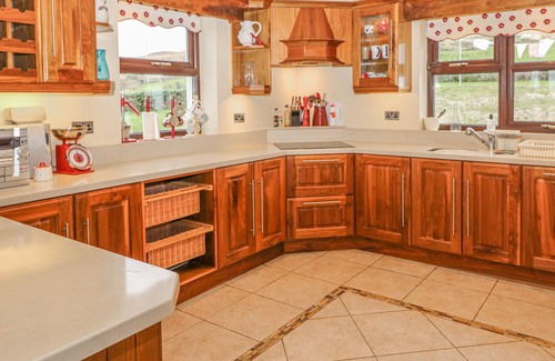 Eyeries Cabaña | STARBAY HOUSE, pet friendly, with open fire in Eyeries, County Cork