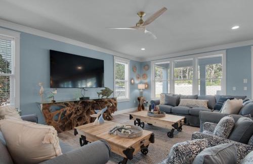 Tang-O-Mar Casa | Starboard Side by Newman-Dailey