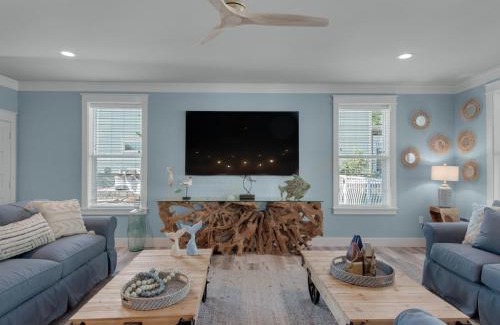 Tang-O-Mar Casa | Starboard Side by Newman-Dailey