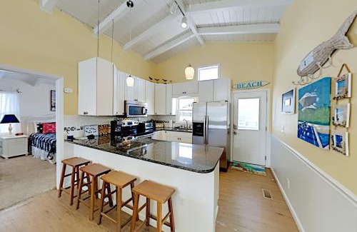 Ocean Isle Beach Casa | Starfish Cottage