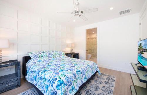 Rum Point Apartamento | Starfish Kai - Serene Beachfront Condo with Stunning Bay Views & Resort Amenities