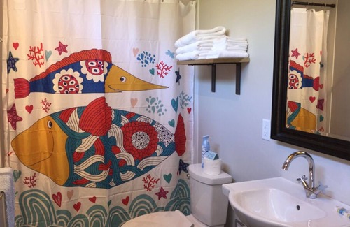Weaverville Cabina | Stargazer at Farmside Village - No Pet Fees