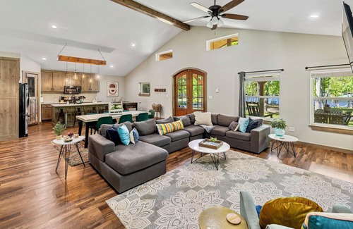 Mineola Casa | Stargazer Waterfront Luxe Retreat ✨Sand Beach 🎣Awesome Fishing🔥Campfires🛶Kayaks