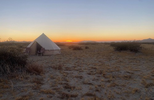Los Angeles County Alquiler De RV | Stargazers delight at desert🏜 yurt with great sunsets and open landscape
