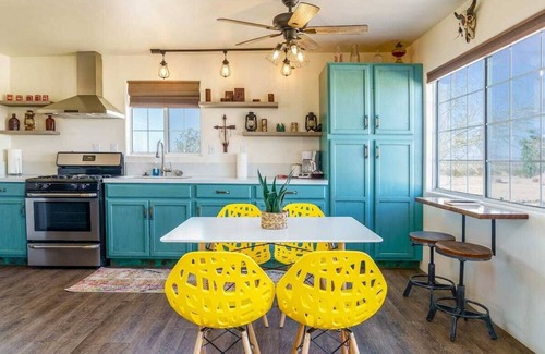 Joshua Tree Casa | Stargazing Retreat - 2 Acres/Outdoor Tub/Hammocks