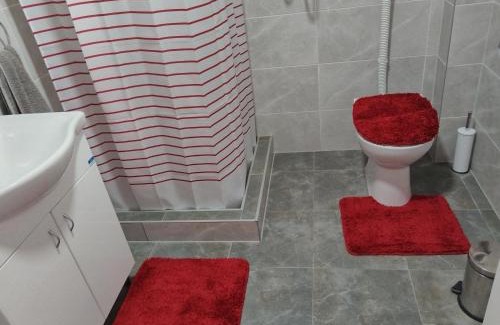 Prolomska Banja Apartamento | Stari Hrast 2