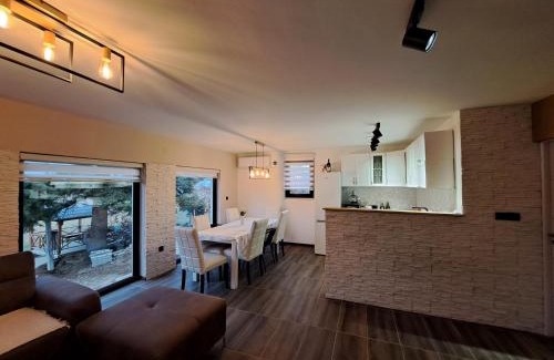 Petrovaradin Casa | Stari kedar