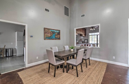 Starkville Casa | Starkvegas Clubhouse ~ 2 Mi to MSU Campus!