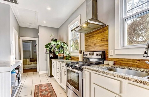 Midtown Apartamento | Starland Area gem! Marvelous 2-bedroom apartment in Savannah