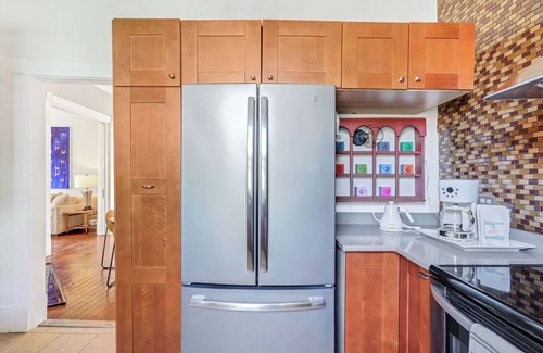 Thomas Square Casa | Starland District - Spacious 2-Bedroom Haven