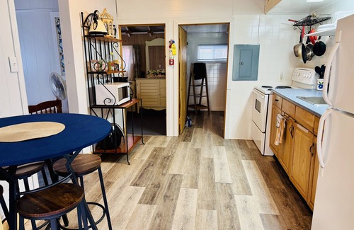 Leeds and the Thousand Islands Cabina | Starlight Cabin on Charleston Lake