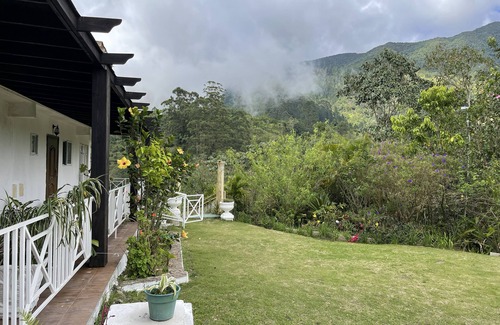 Silver Hill Gap Chalet De Esquí | Starlight Chalet-Blue Mountain Escape-hiking trails, rivers & birding-breakfast.